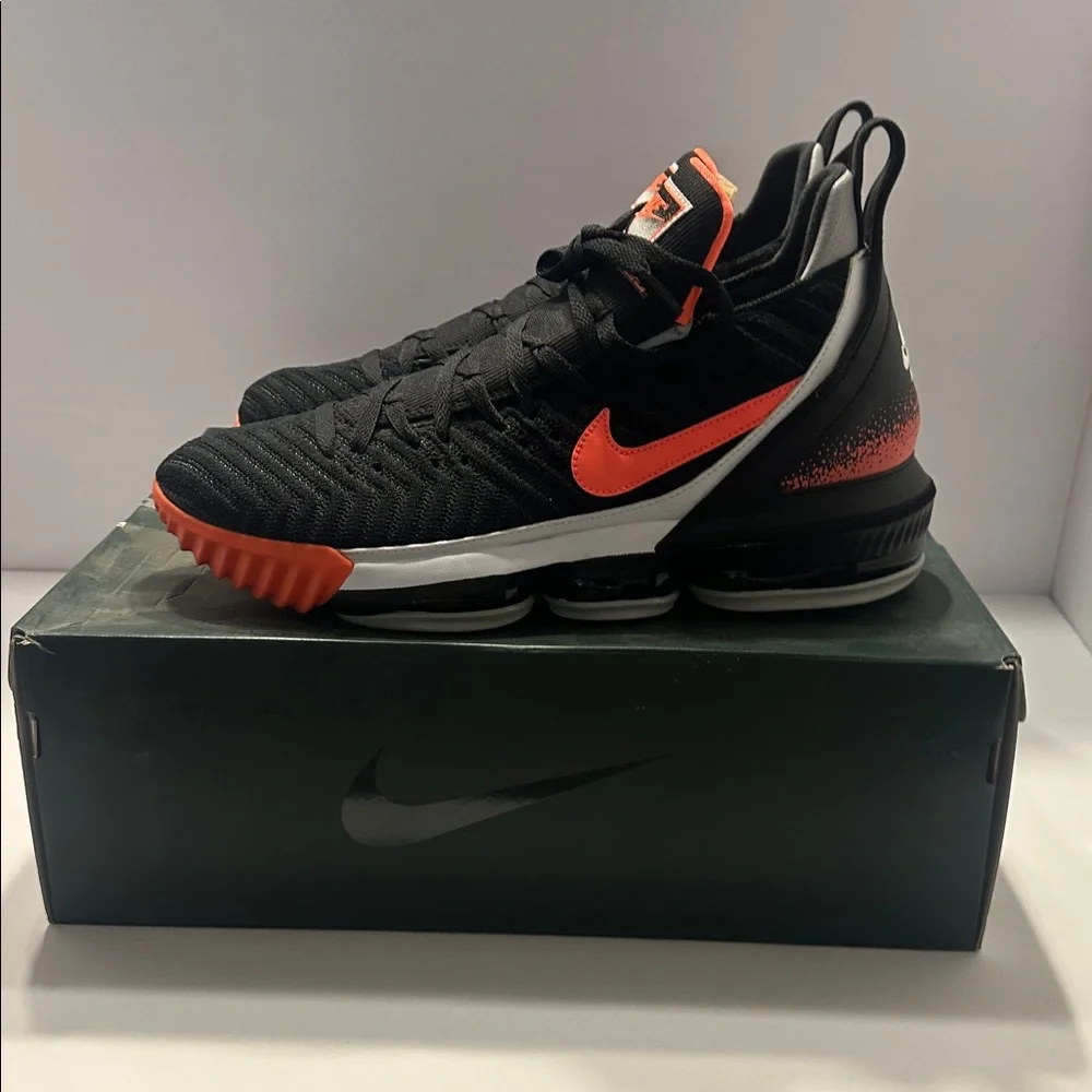 Nike LeBron Black with Red  XVI nwt - Picture 3 of 4